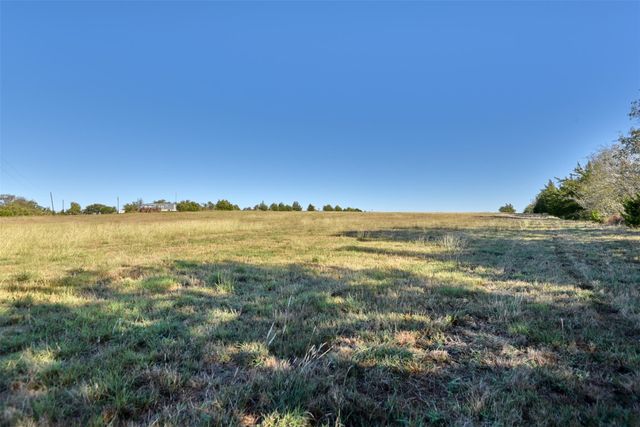 2220 Boehnemann Road, Burton, TX 77835