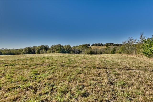 2220 Boehnemann Road, Burton, TX 77835