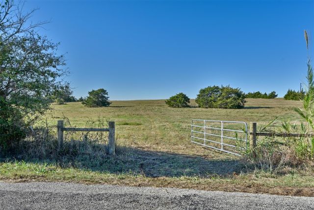 2220 Boehnemann Road, Burton, TX 77835