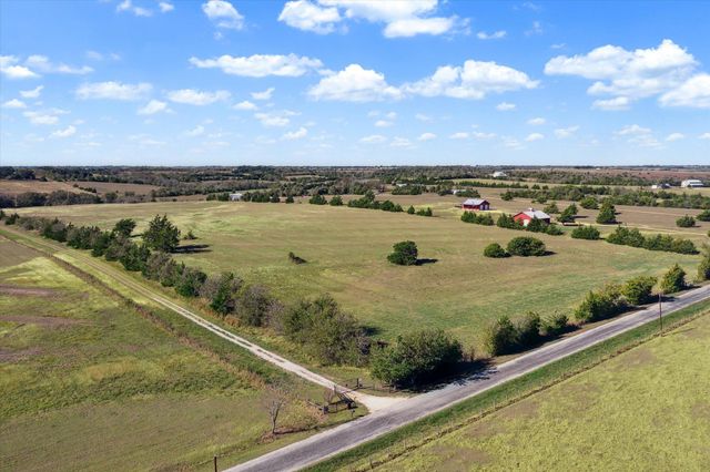 2220 Boehnemann Road, Burton, TX 77835