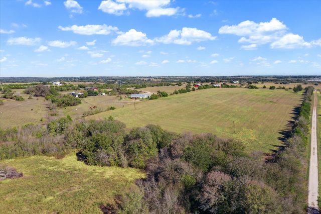 2220 Boehnemann Road, Burton, TX 77835