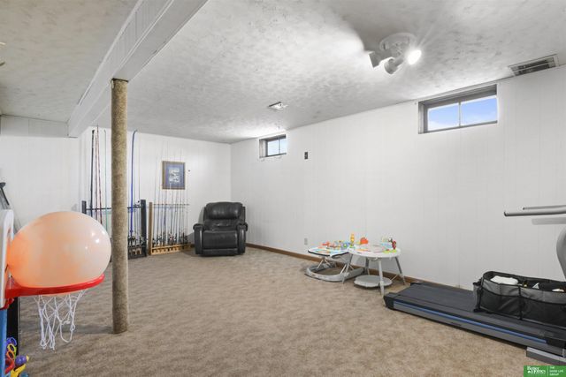 2001 Hampton Drive, Tekamah, NE 68061