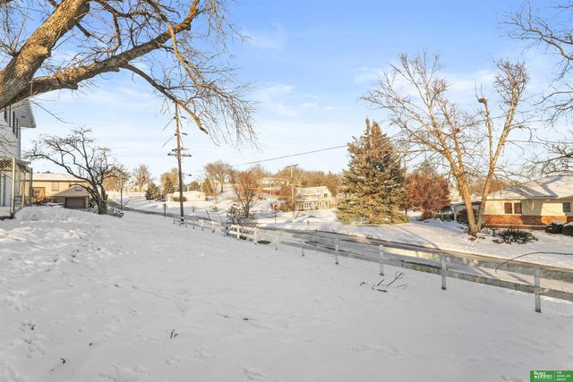 2001 Hampton Drive, Tekamah, NE 68061