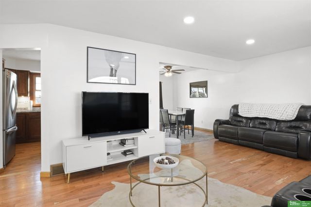 2001 Hampton Drive, Tekamah, NE 68061