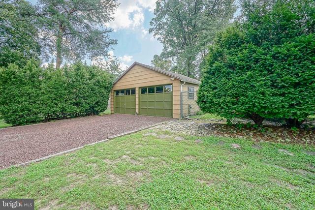 9 MARYLAND AVE, Hainesport, NJ 08036