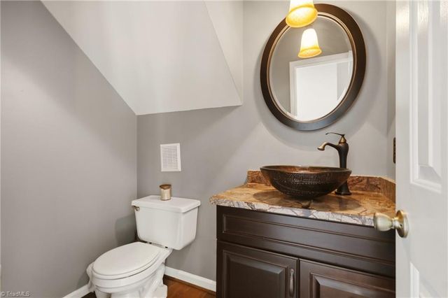 7 Archer Court, Greensboro, NC 27407