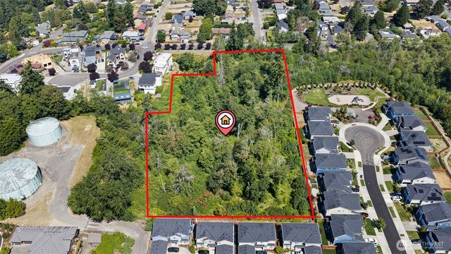 1309 S 272nd St, Des Moines, WA 98198