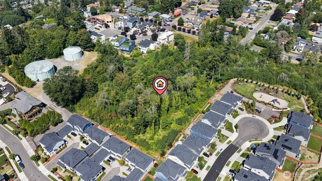 1309 S 272nd St, Des Moines, WA 98198