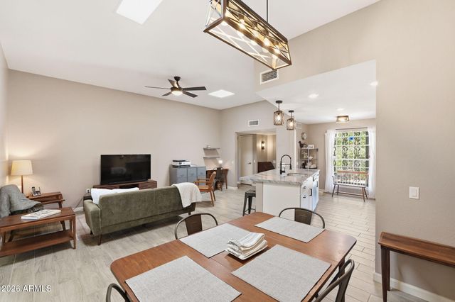 10333 W HIGHWOOD Lane, Sun City, AZ 85373