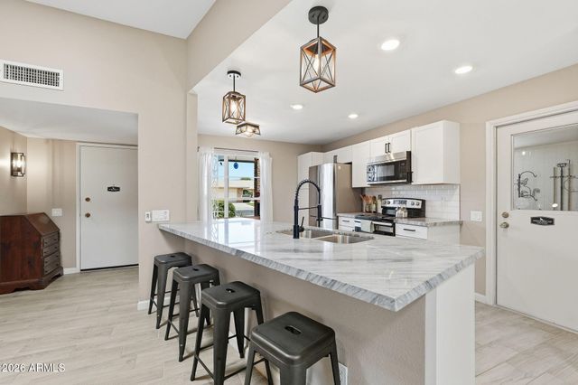 10333 W HIGHWOOD Lane, Sun City, AZ 85373