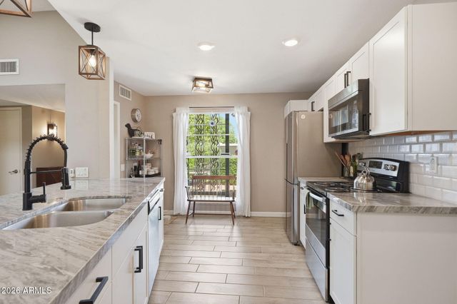 10333 W HIGHWOOD Lane, Sun City, AZ 85373
