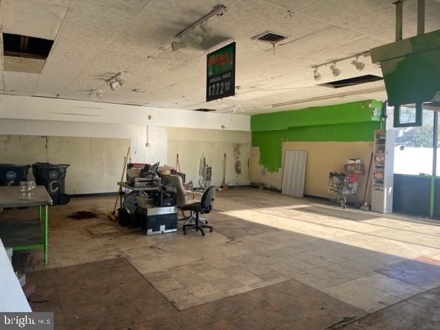 327 WHITE HORSE PIKE, Egg Harbor City, NJ 08215