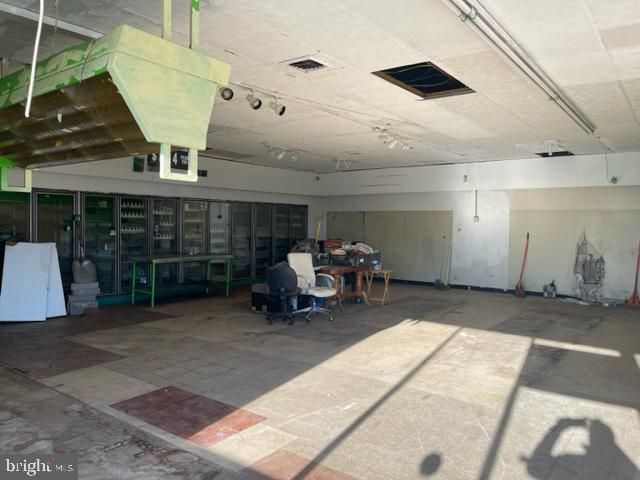 327 WHITE HORSE PIKE, Egg Harbor City, NJ 08215