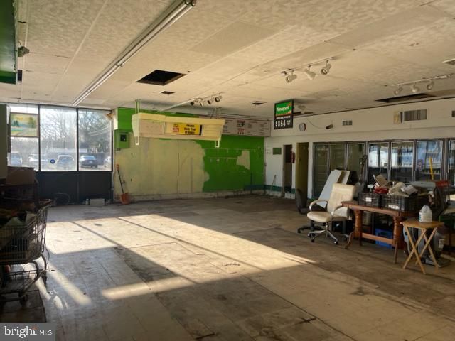 327 WHITE HORSE PIKE, Egg Harbor City, NJ 08215