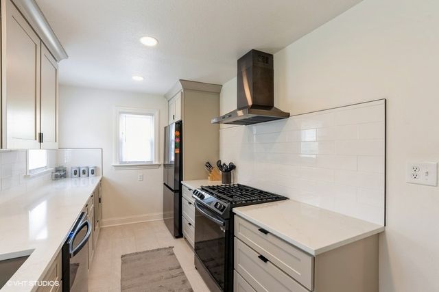 512 14th Street, West Des Moines, IA 50265