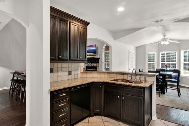 496 Brandon Way, Pottsboro, TX 75076