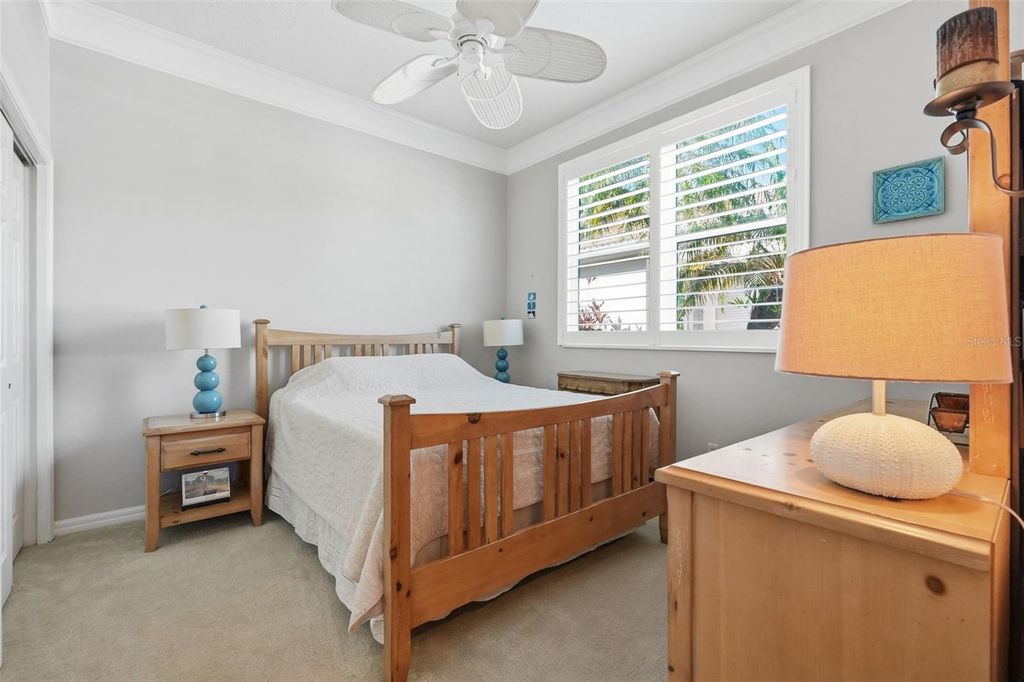 Image 38 of property listing at 5127 HANGING MOSS LANE, Sarasota, FL 34238