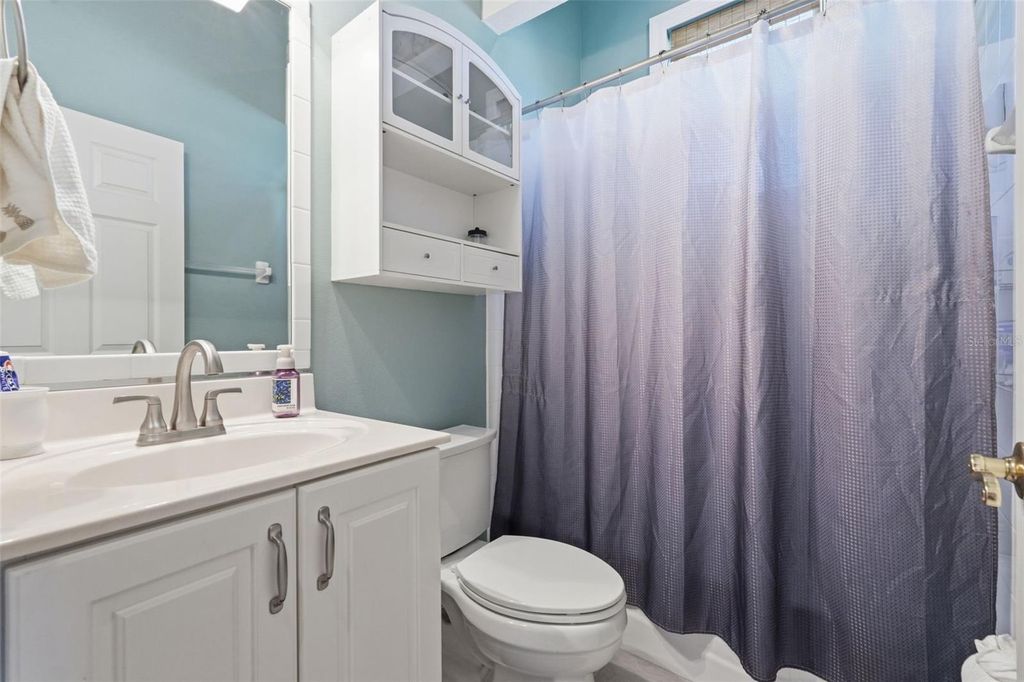 Image 40 of property listing at 5127 HANGING MOSS LANE, Sarasota, FL 34238