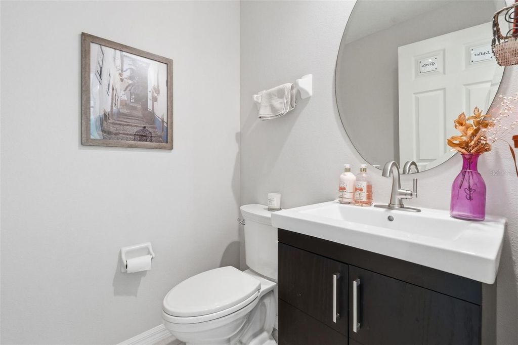 Image 48 of property listing at 5127 HANGING MOSS LANE, Sarasota, FL 34238