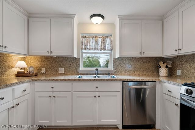 1831 Maple Shade Road, Alma, AR 72921