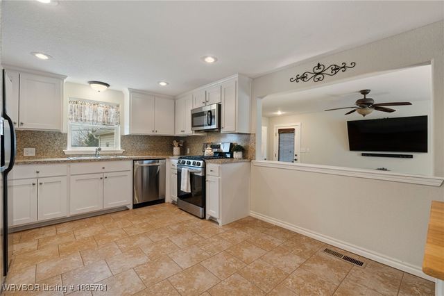 1831 Maple Shade Road, Alma, AR 72921