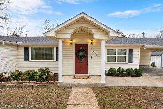 1831 Maple Shade Road, Alma, AR 72921