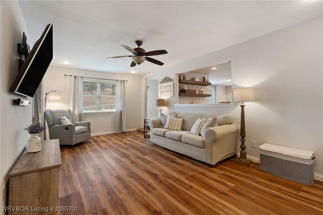 1831 Maple Shade Road, Alma, AR 72921