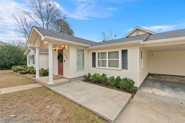 1831 Maple Shade Road, Alma, AR 72921