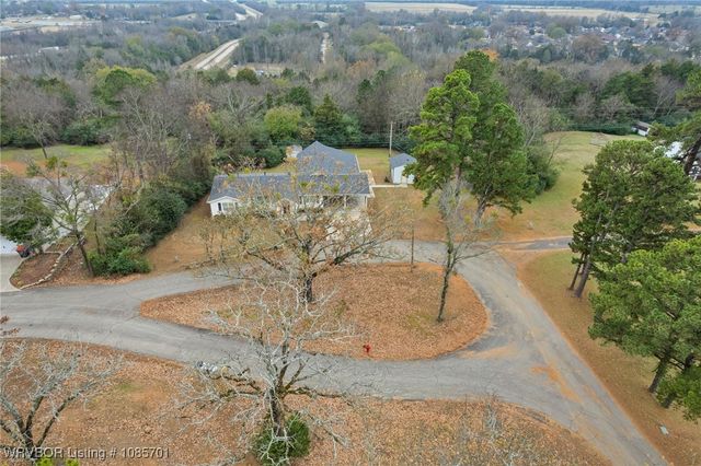 1831 Maple Shade Road, Alma, AR 72921