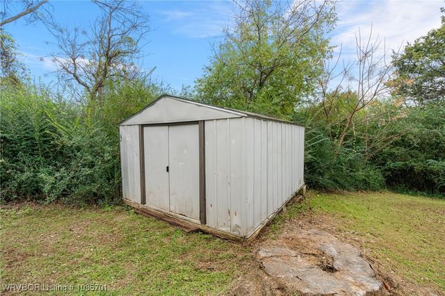 1831 Maple Shade Road, Alma, AR 72921