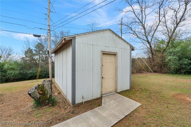 1831 Maple Shade Road, Alma, AR 72921