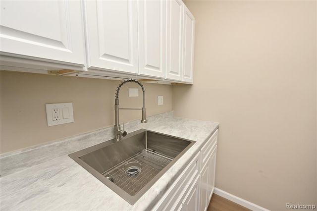 2925 W 13 Mile Road 108, Royal Oak, MI 48073