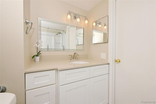 2925 W 13 Mile Road 108, Royal Oak, MI 48073