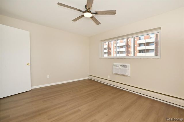 2925 W 13 Mile Road 108, Royal Oak, MI 48073