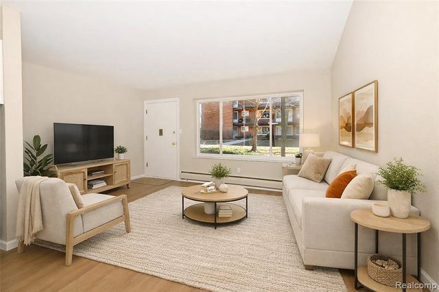 2925 W 13 Mile Road 108, Royal Oak, MI 48073