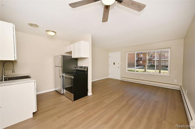 2925 W 13 Mile Road 108, Royal Oak, MI 48073