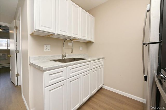 2925 W 13 Mile Road 108, Royal Oak, MI 48073