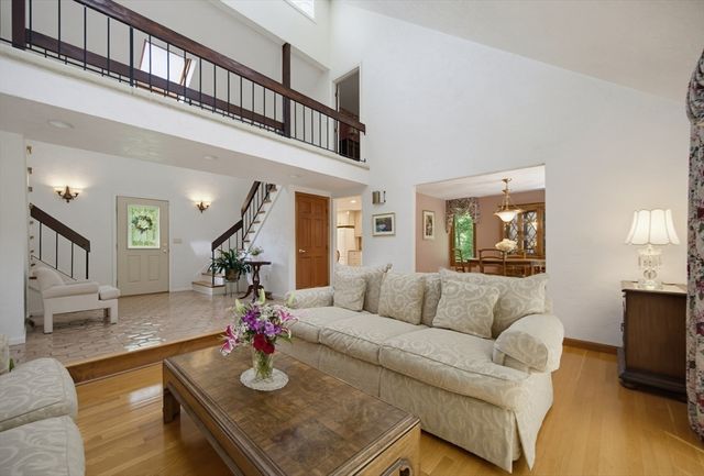 14 Shoreline Dr, Foxboro, MA 02035