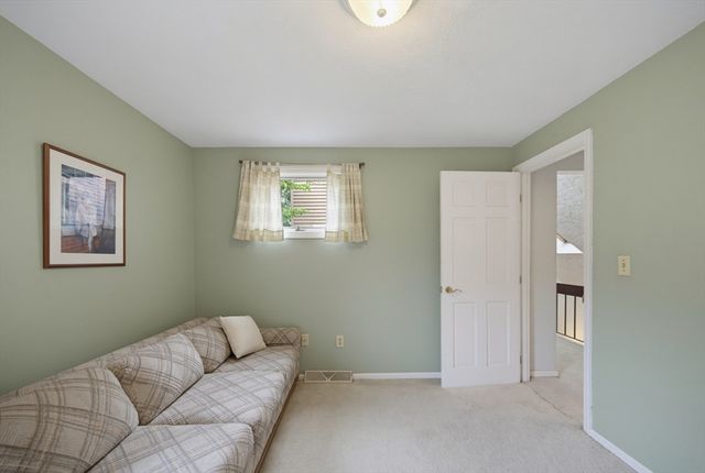 14 Shoreline Dr, Foxboro, MA 02035