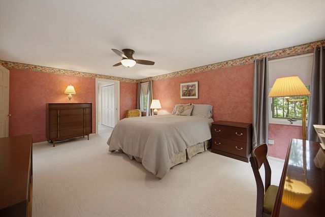14 Shoreline Dr, Foxboro, MA 02035