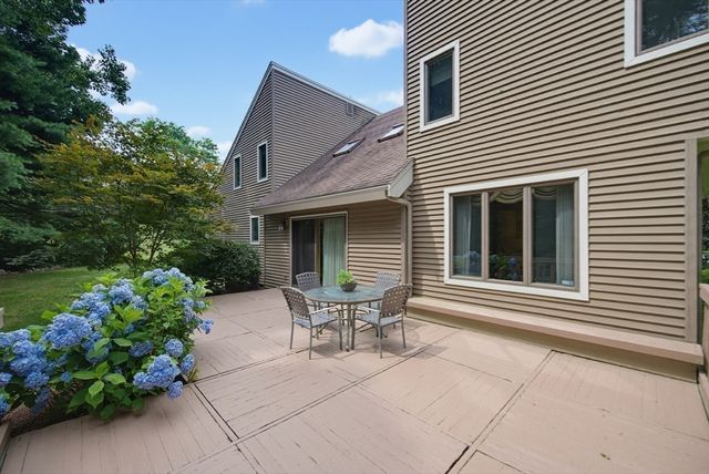 14 Shoreline Dr, Foxboro, MA 02035