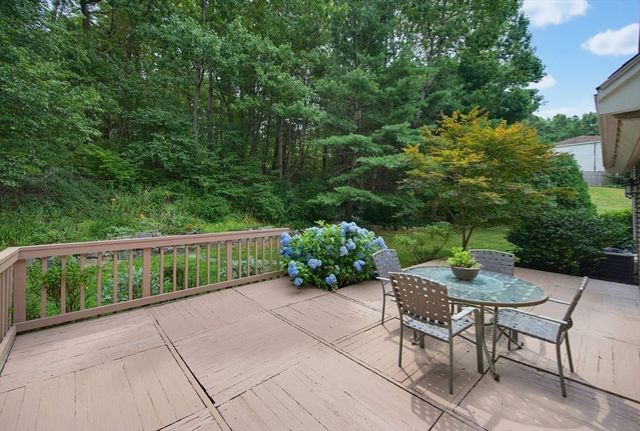 14 Shoreline Dr, Foxboro, MA 02035