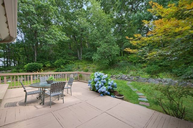 14 Shoreline Dr, Foxboro, MA 02035