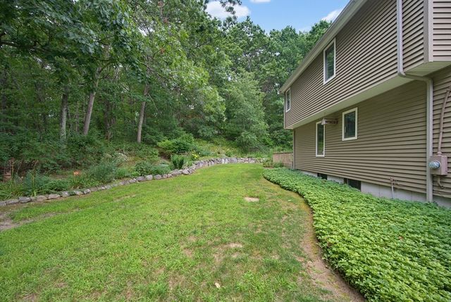 14 Shoreline Dr, Foxboro, MA 02035