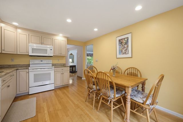 14 Shoreline Dr, Foxboro, MA 02035
