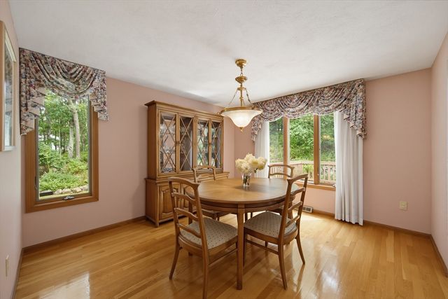 14 Shoreline Dr, Foxboro, MA 02035