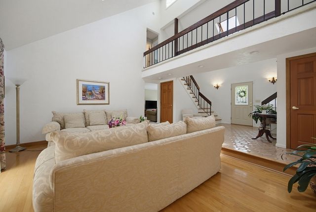 14 Shoreline Dr, Foxboro, MA 02035