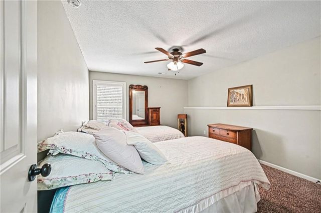 17702 Greyhawke Ridge, Smithville, MO 64089