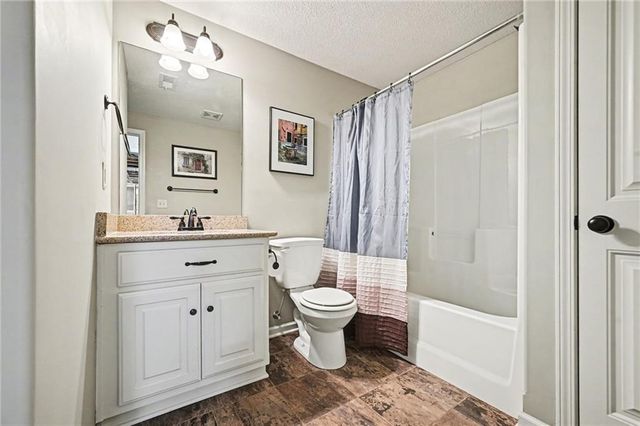 17702 Greyhawke Ridge, Smithville, MO 64089