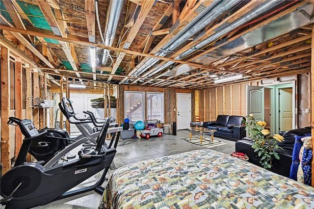 17702 Greyhawke Ridge, Smithville, MO 64089